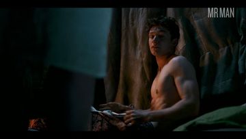 Irregulars_The-01x05-HarrisonOsterfield-MrMan-UHD-02-large-3.jpg?quality=80&width=360&s=f56229566811e02b6dd1592e45d49eebf6d4fbf5b7608c6df851cdeba3bcbfa3