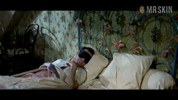 Shirley maclaine topless