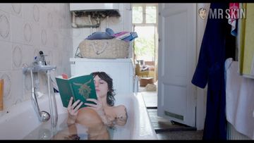obra maestra engranaje Todo tipo de Eva Collé Nude - List Of Nude Appearances | Mr. Skin